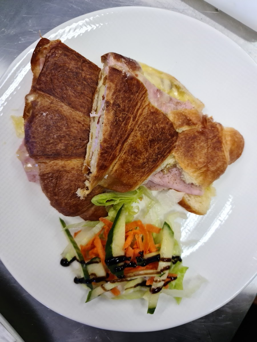 Le Chatz Cafe Photos 2